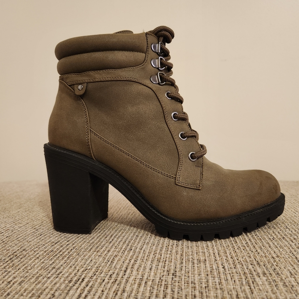 Torrid Olive Lace Up Hiker Bootie 9W